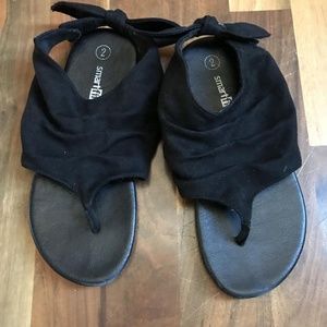 Girls size 2 black sandals